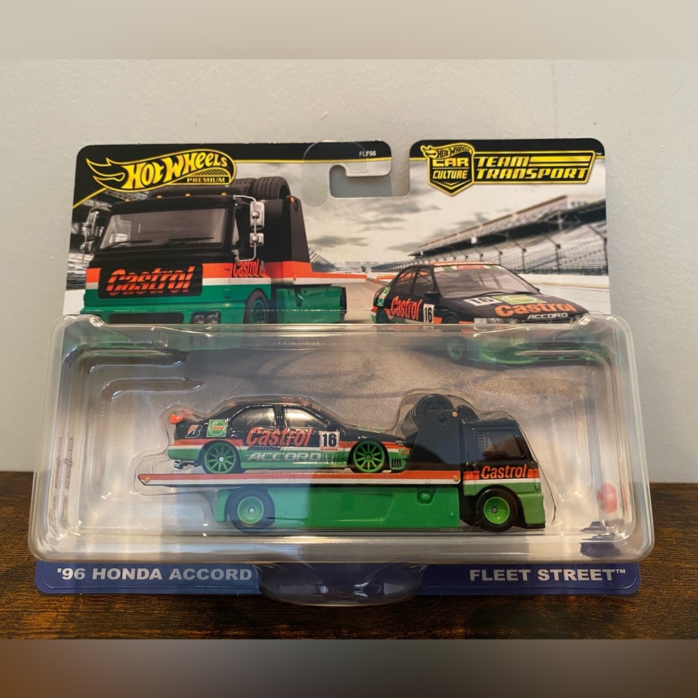 Hot Wheels CAR CULTURE Team Transport '96 HONDA ACCORD w/ FLEET STREET CASTROL